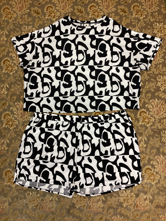 Lucy & Yak Black & White Pyjama Set Size 4XL