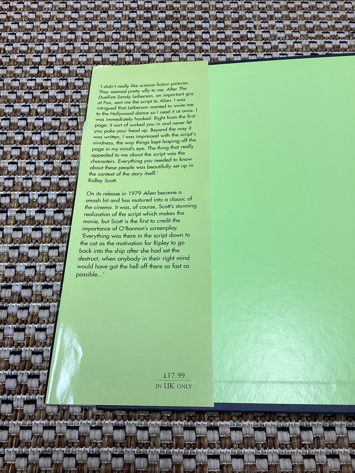 Alien: The Illustrated Screenplay by Ridley Scott, Dan O'Bannon & Ronald Shusett (2000)