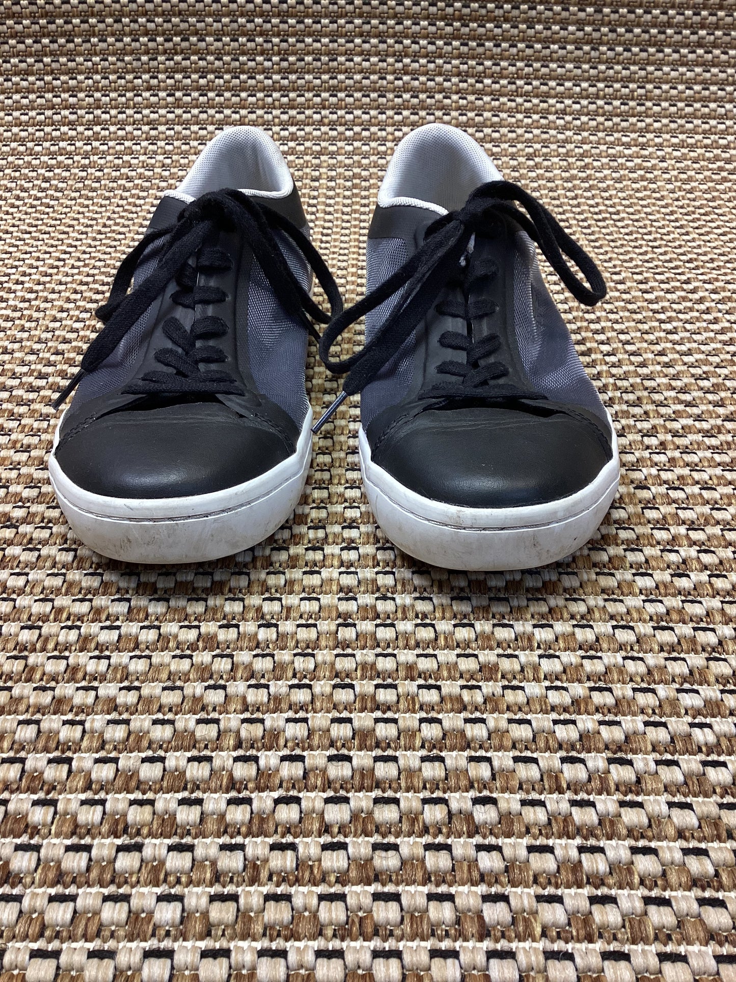 Lacoste Black & Grey 'Carnaby' Trainers Size 7