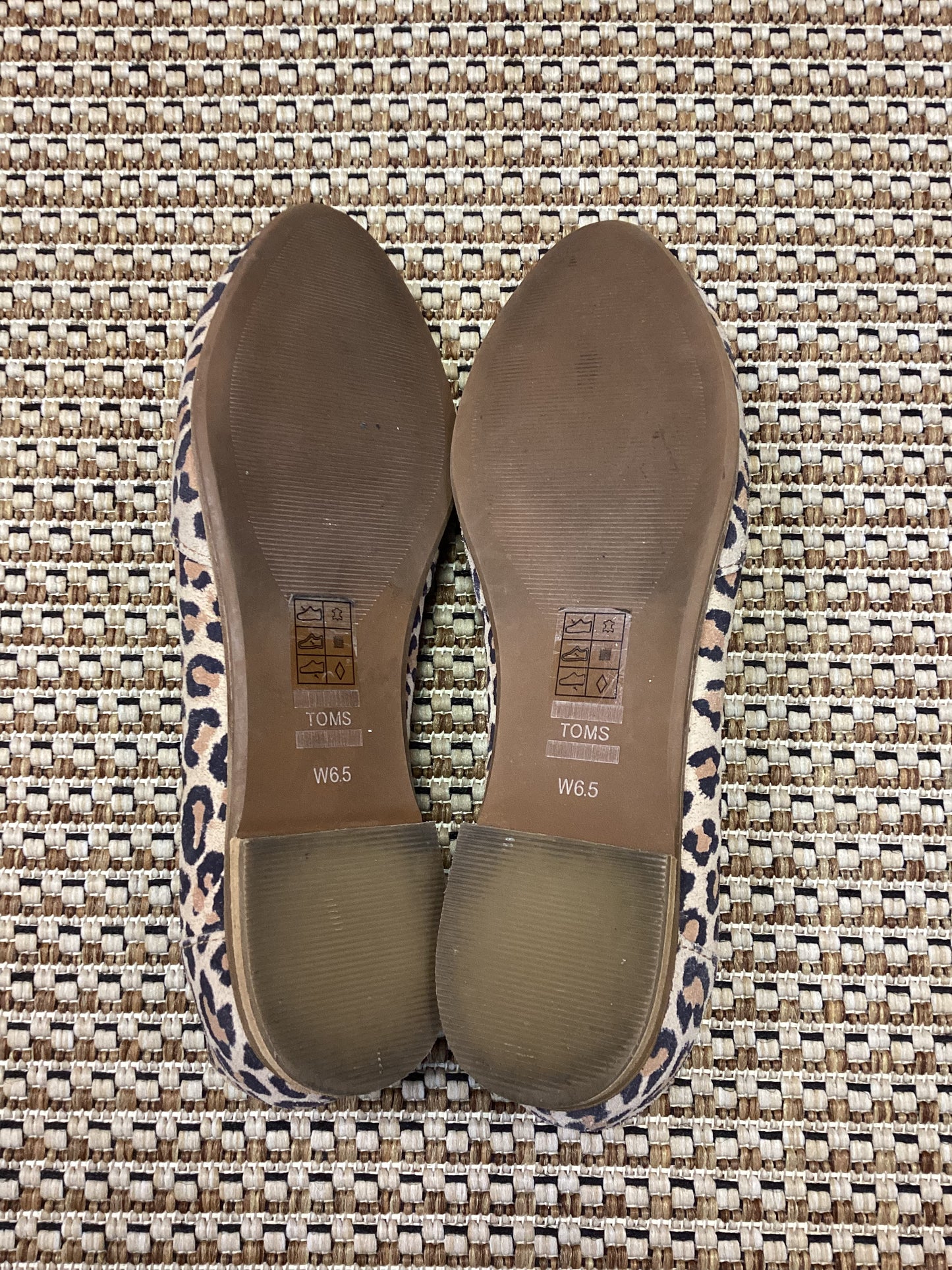 TOMS 'Julie' Tan Leopard Print Ballet Flats Size 4.5