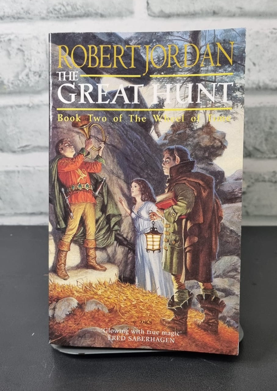 The Great Hunt - Book Two of The Wheel of Time by Robert Jordan Softback