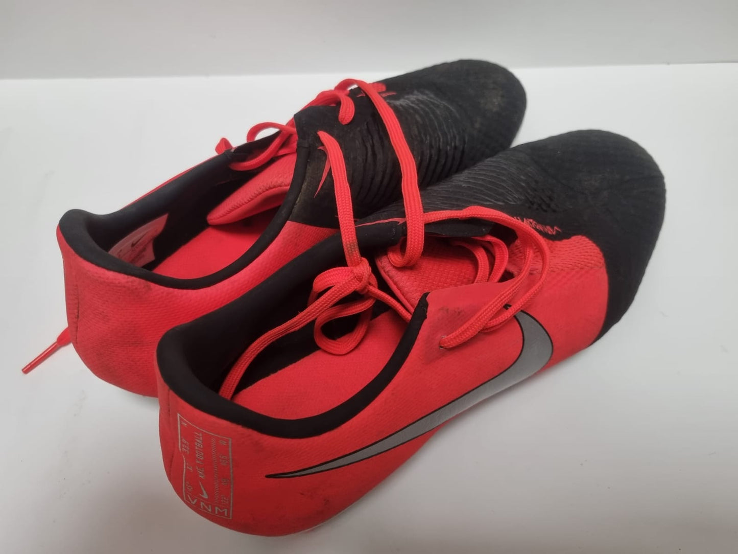 Nike Football Trainers Uk Size 8 Black/Red