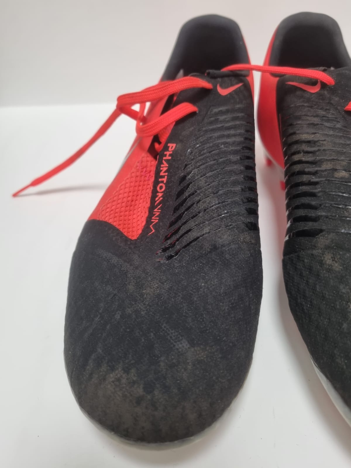 Nike Football Trainers Uk Size 8 Black/Red