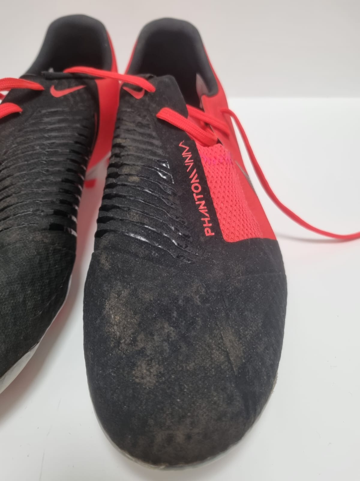 Nike Football Trainers Uk Size 8 Black/Red