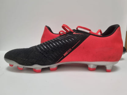 Nike Football Trainers Uk Size 8 Black/Red
