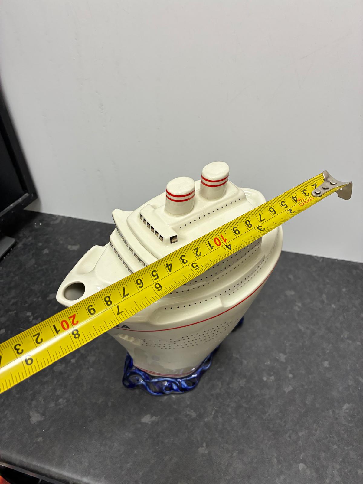 "Q.E.TEA" Queen Elizabeth II Novelty Tea Pot Paul Cardew