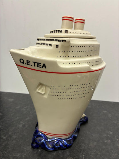 "Q.E.TEA" Queen Elizabeth II Novelty Tea Pot Paul Cardew