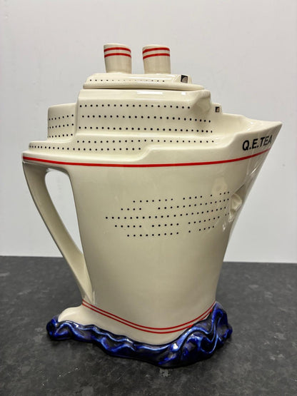 "Q.E.TEA" Queen Elizabeth II Novelty Tea Pot Paul Cardew