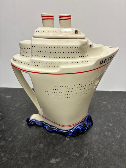"Q.E.TEA" Queen Elizabeth II Novelty Tea Pot Paul Cardew