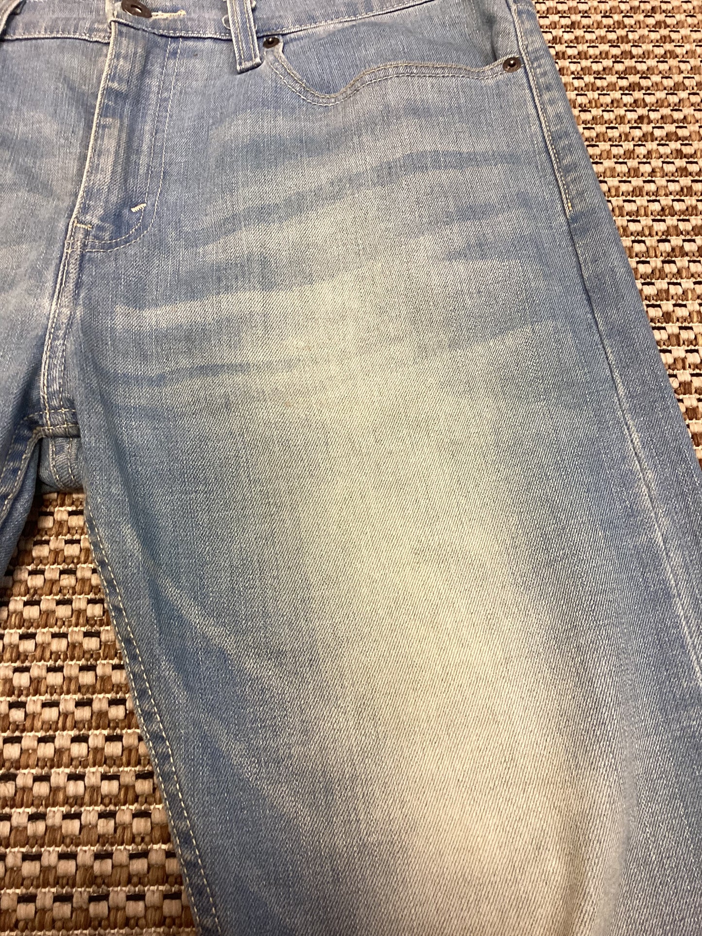 Denizen from Levi's Lightwash Blue Jeans Size M