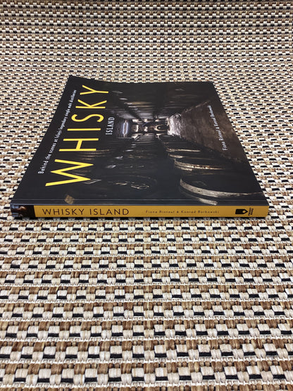 Whisky Island by Fiona Rintoul & Konrad Borkowski (2017)