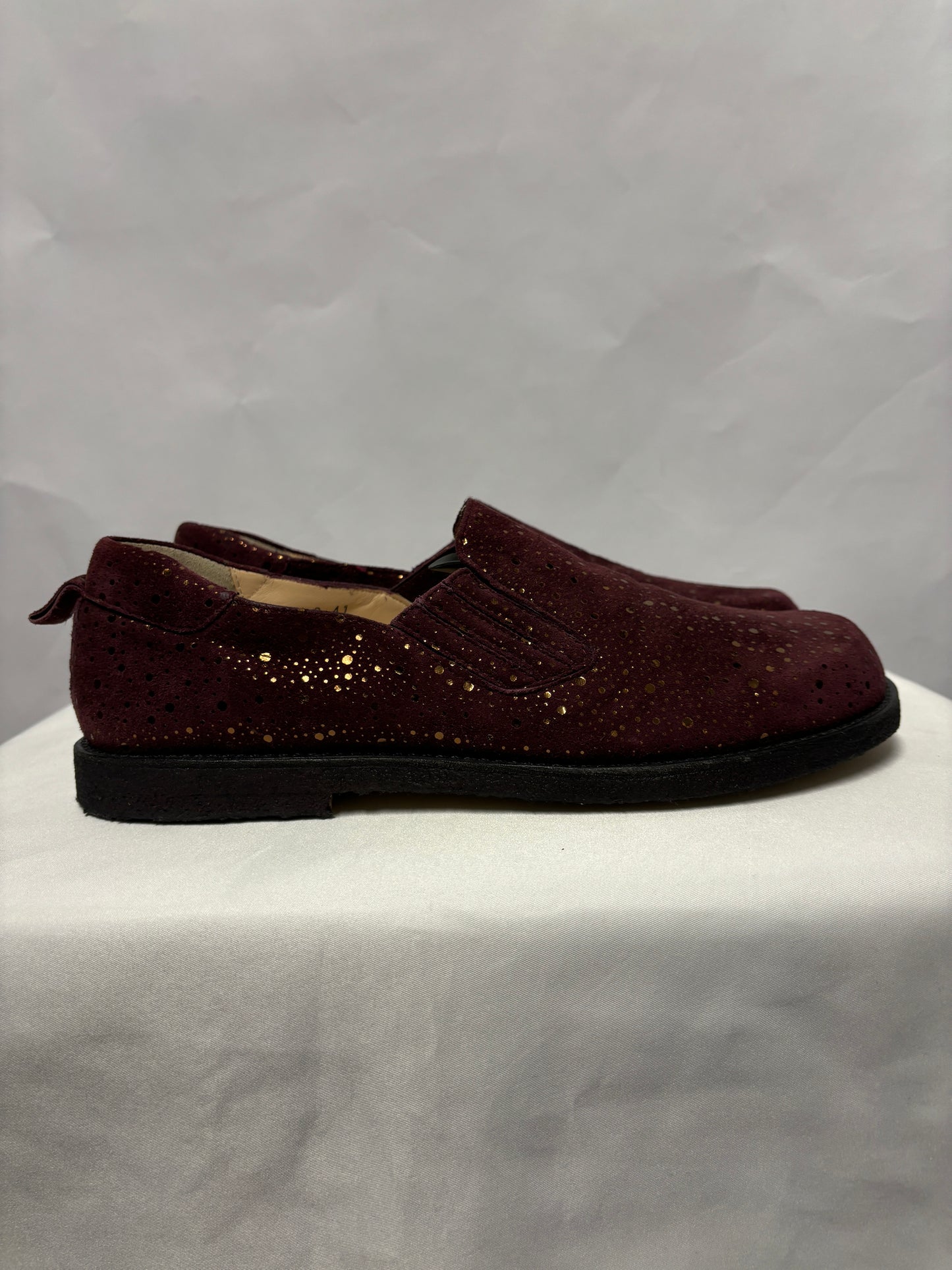 Angulus Burgundy Suede and Gold Polk Dot Shoes 7.5