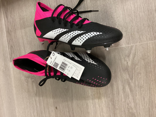 Adidas men’s Predator Accuracy 3 football boots new with labels attached (Copy)