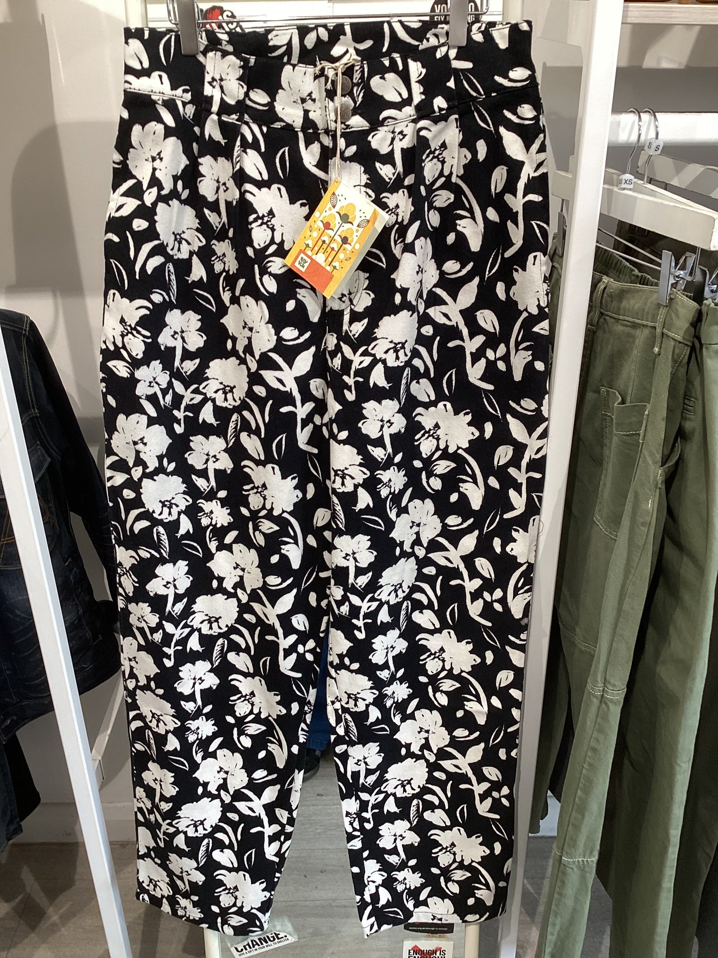 Lucy & Yak Addison Black and White Moonflower Print Jeans Medium