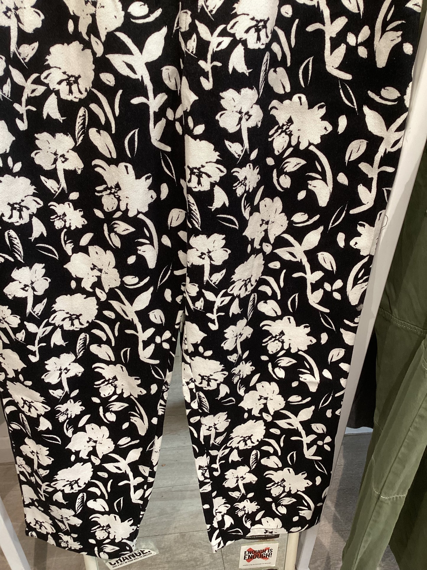 Lucy & Yak Addison Black and White Moonflower Print Jeans Medium