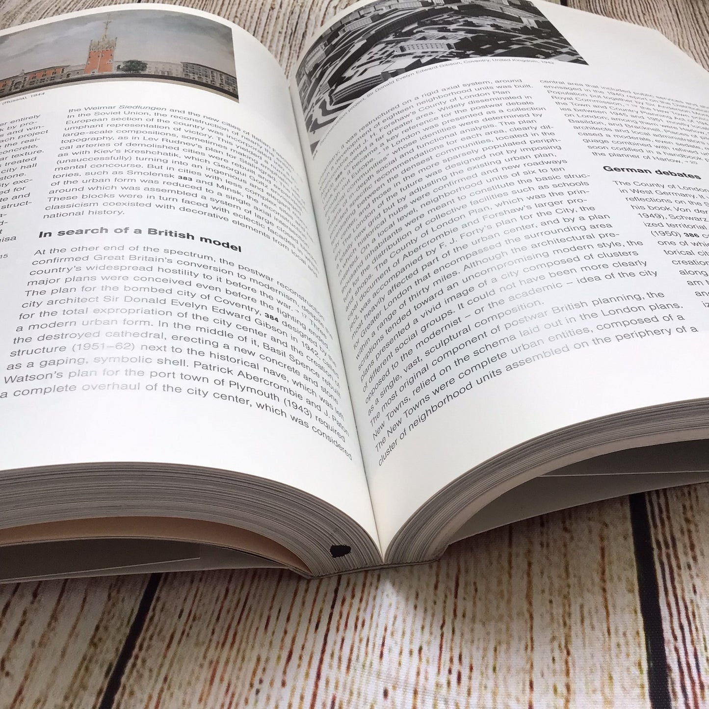 The Future of Architecture Since 1889: A Worldwide History by Jean-Louis Cohen (2012)