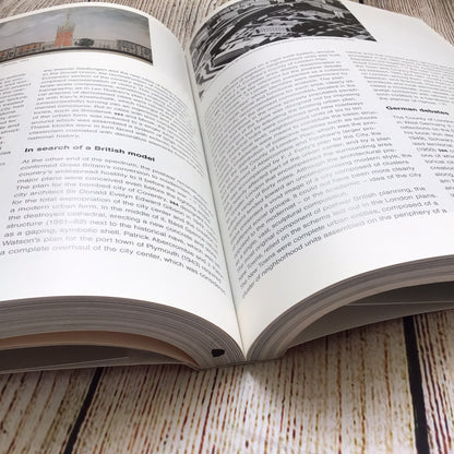 The Future of Architecture Since 1889: A Worldwide History by Jean-Louis Cohen (2012)