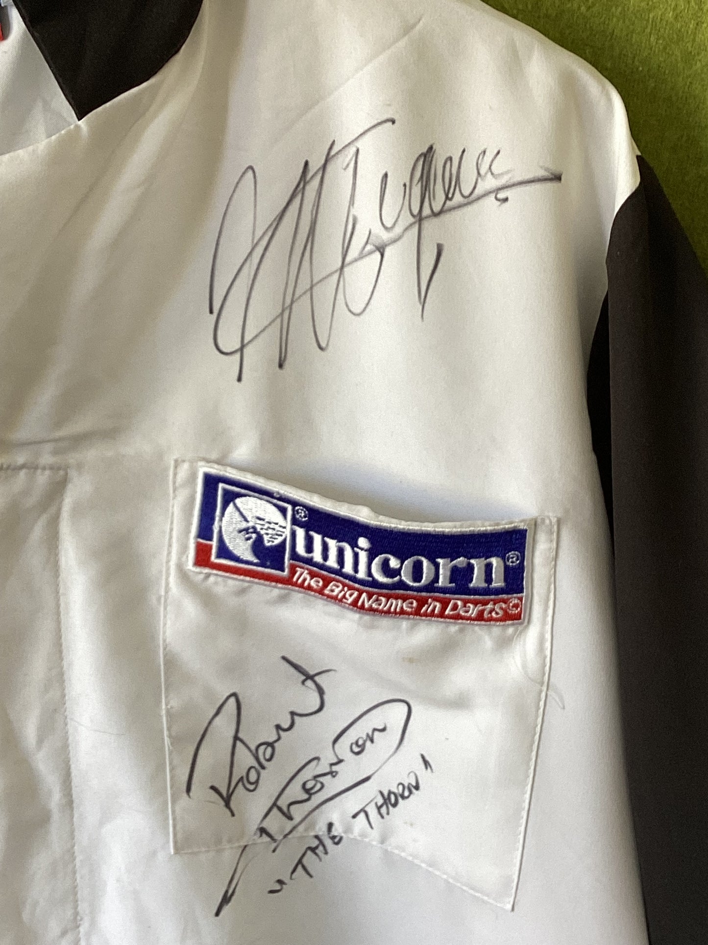 Unicorn Signed Darts Shirt Size L