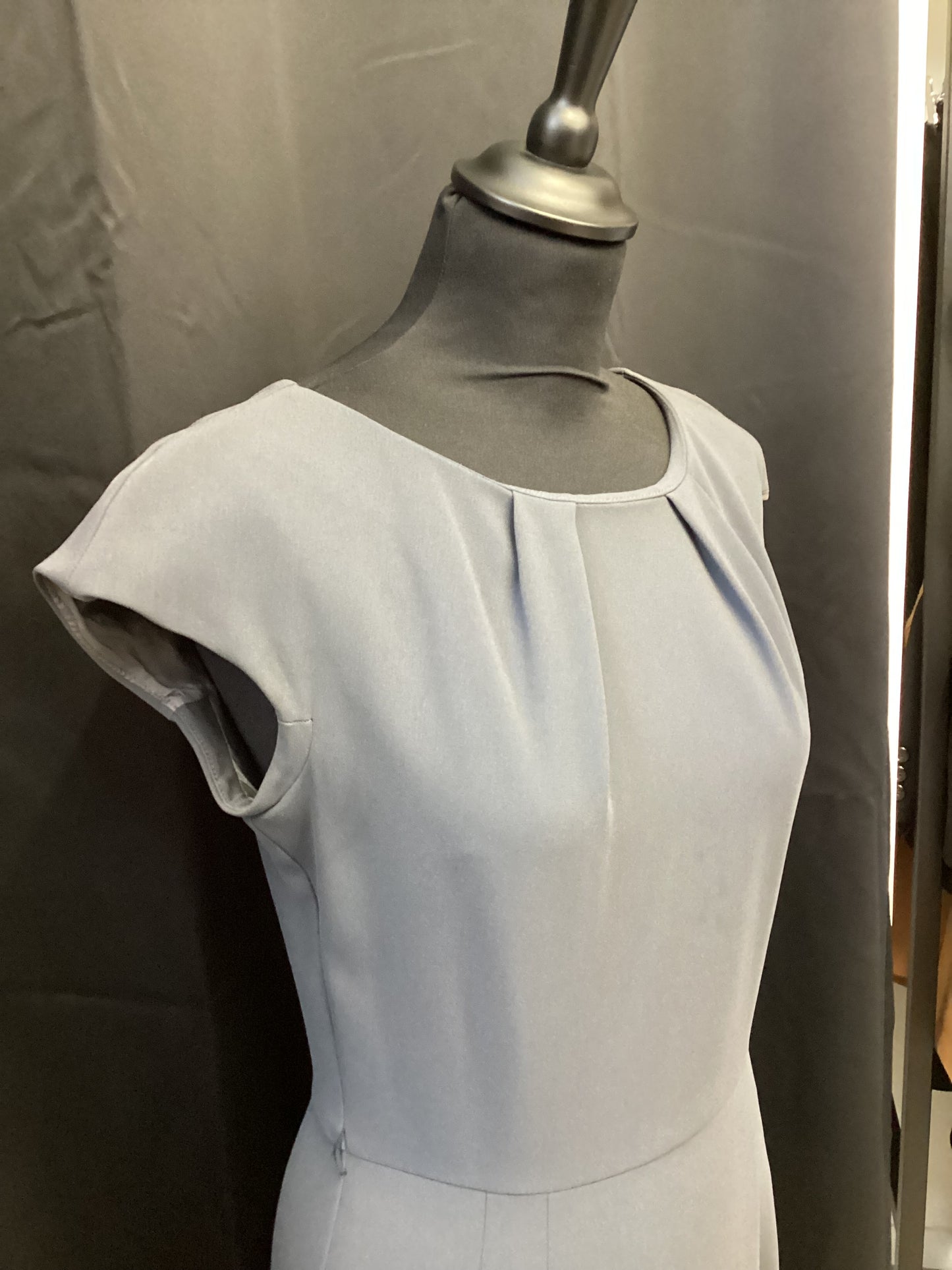 Women’s Max Mara Grey Midi Dress in size 8