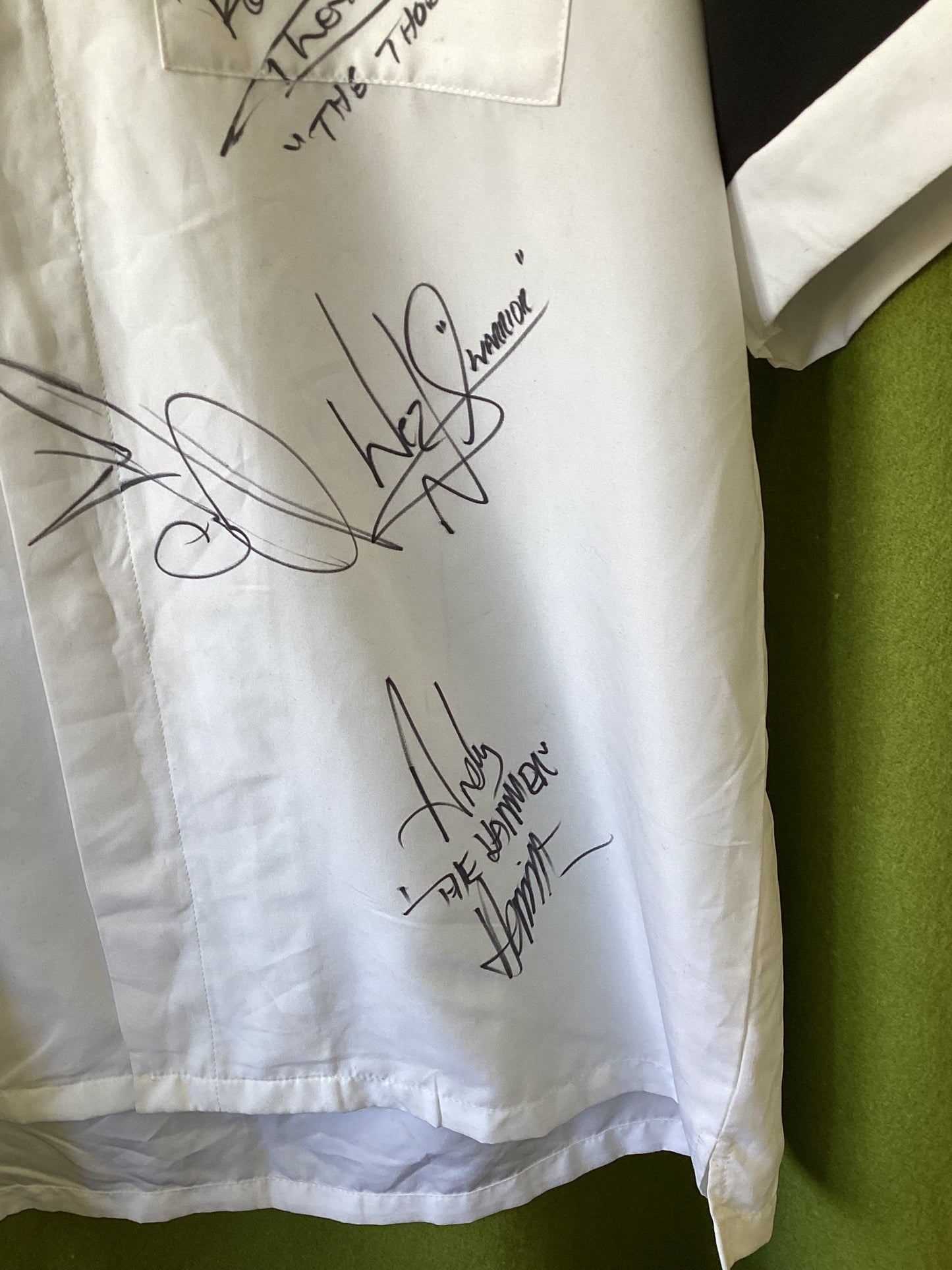 Unicorn Signed Darts Shirt Size L