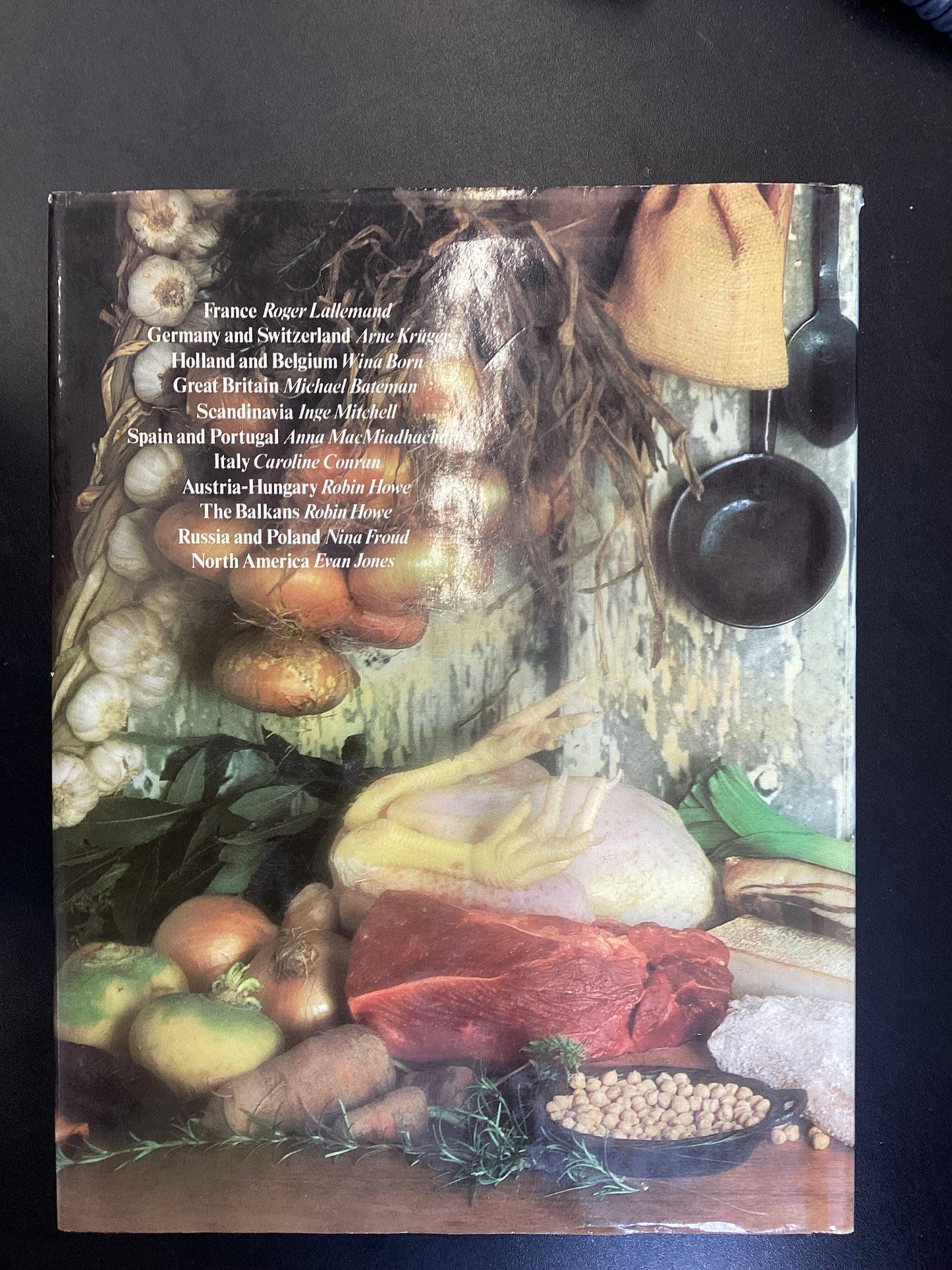 Country Cooking - Regional and Traditional Recipes from Europe and North America hardback book
