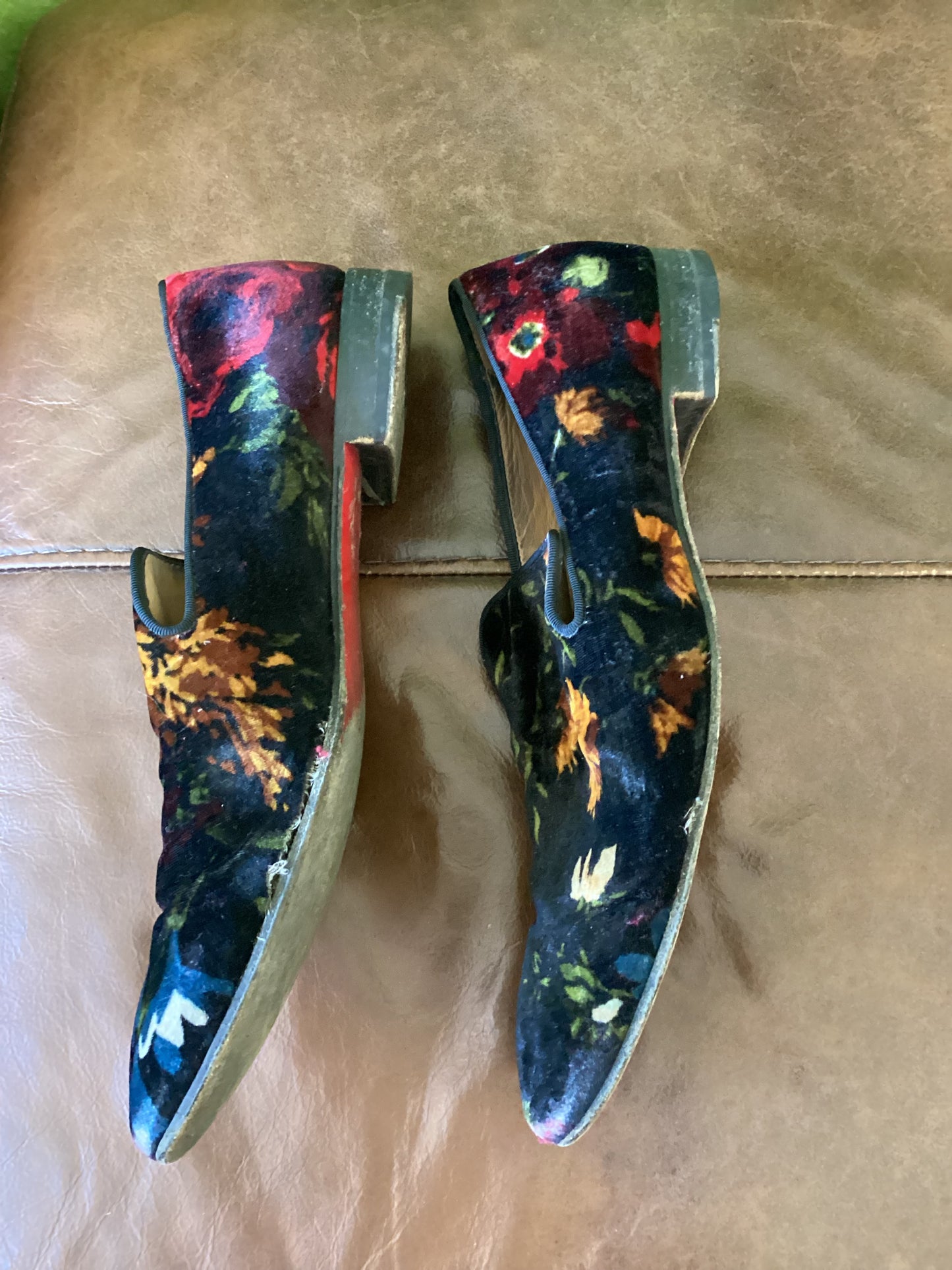 Christian Louboutin Floral Pattern Velvet Slippers EU 43