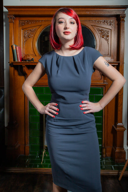 Women’s Max Mara Grey Midi Dress in size 8