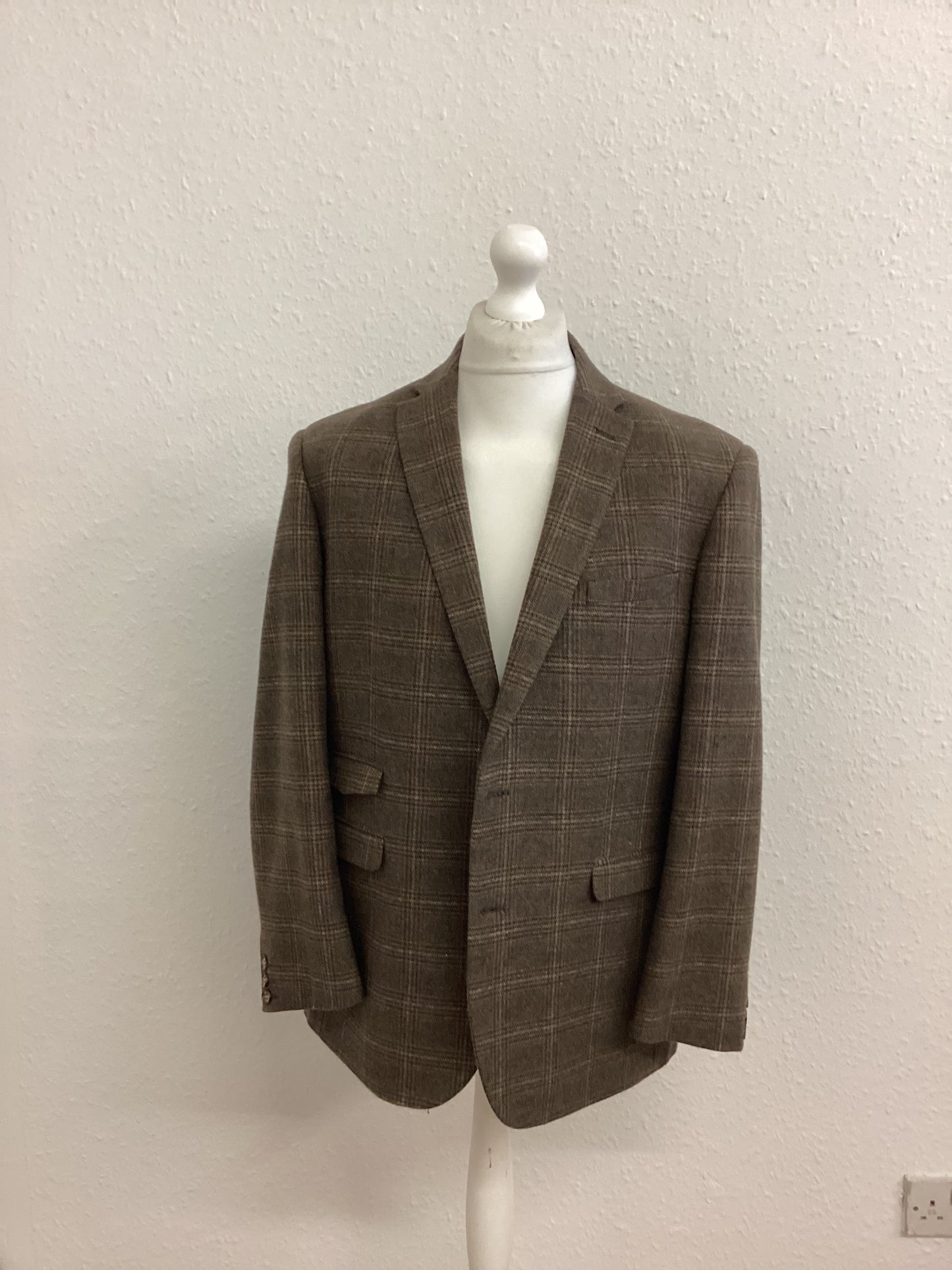 Fellini Tailored Jacket Brown with Black and Beige checks, 42 inch chest, 24 inch sleeve