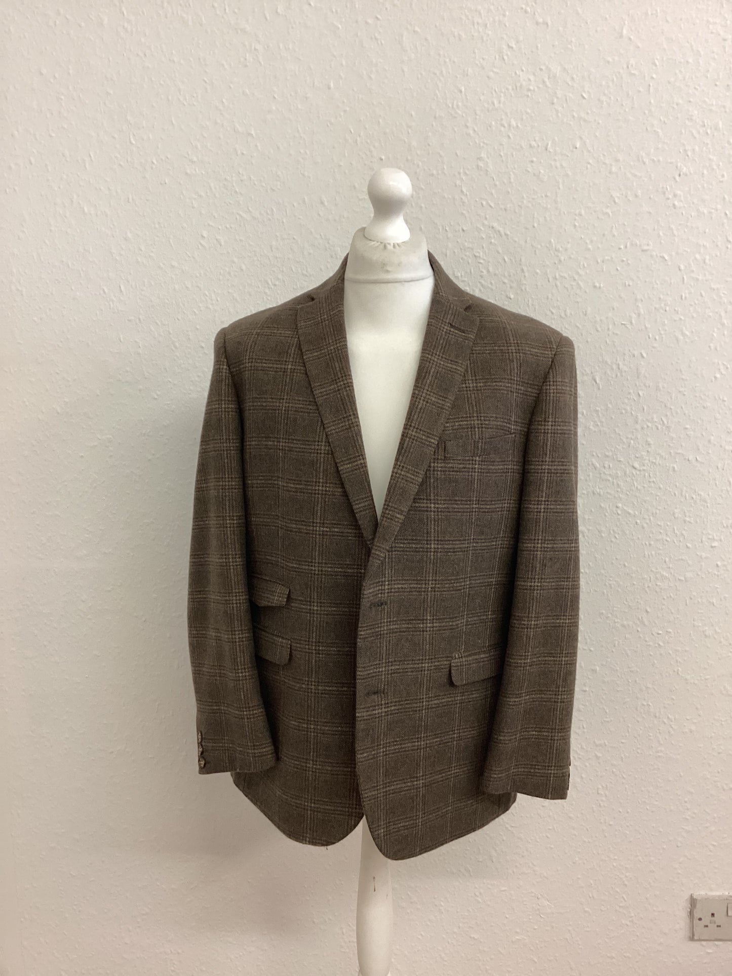 Fellini Tailored Jacket Brown with Black and Beige checks, 42 inch chest, 24 inch sleeve