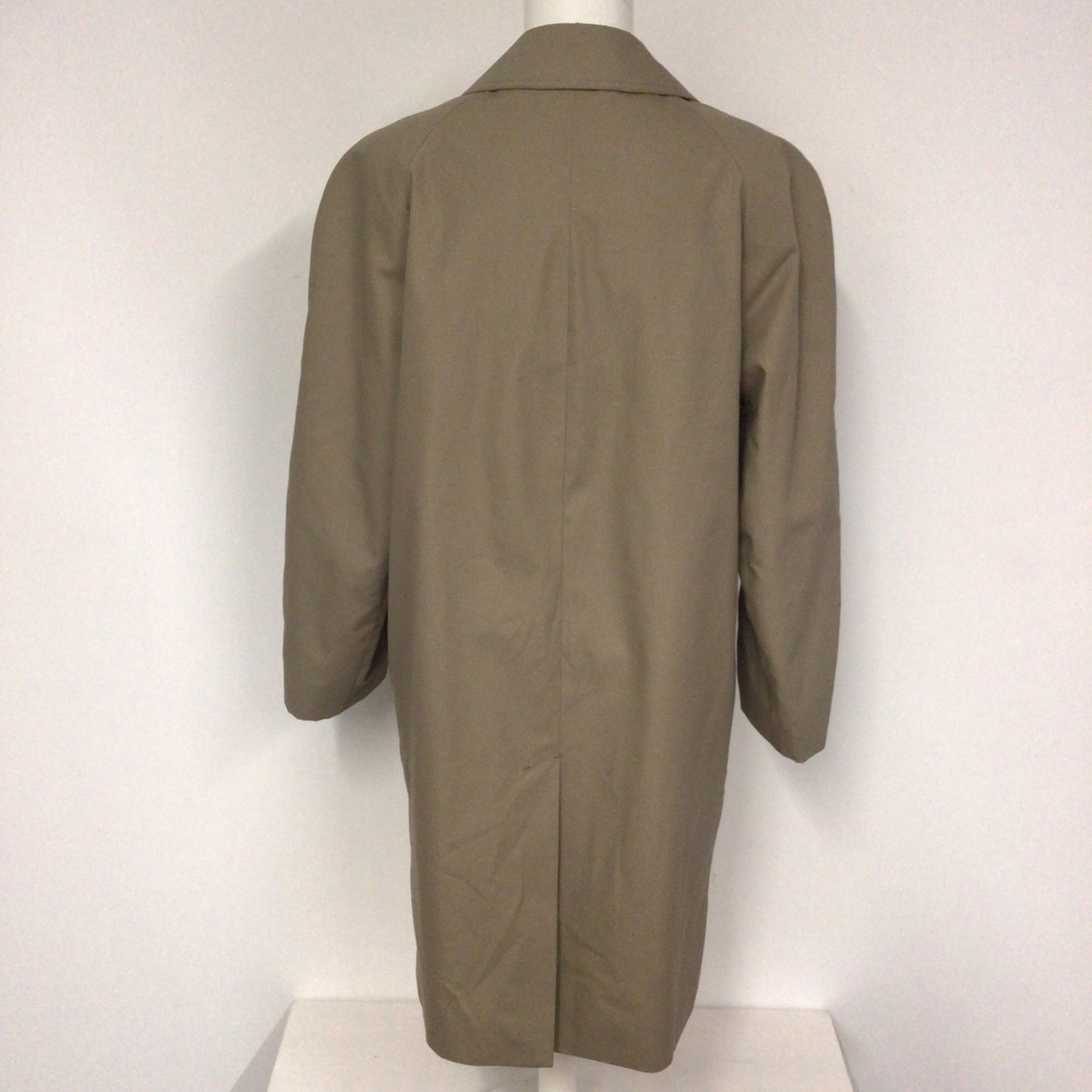 Yaffy Scotland Beige Shower Resistant Trench Coat Size Ch44" (approx.)