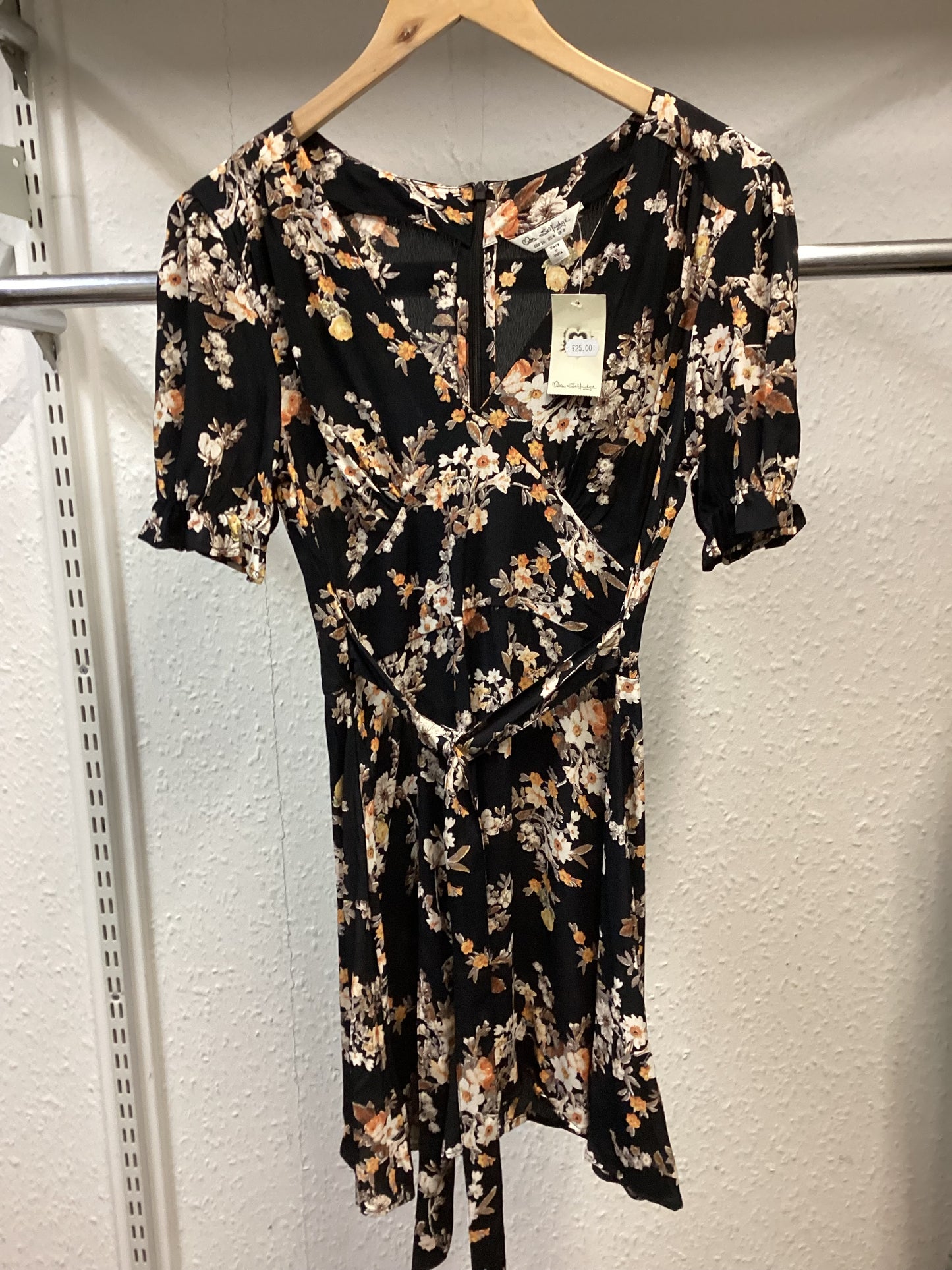 BNWT Miss Selfridge Black Floral Dress Size 8