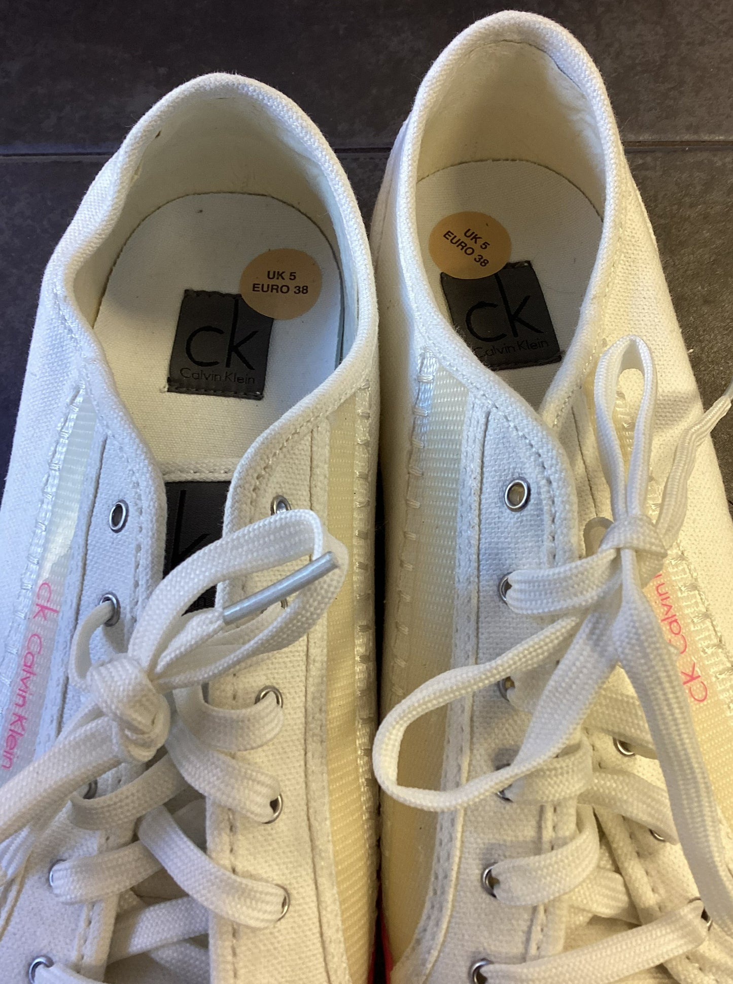 Calvin Klein Retro Low Women’s White & Pink Sneakers Size 5