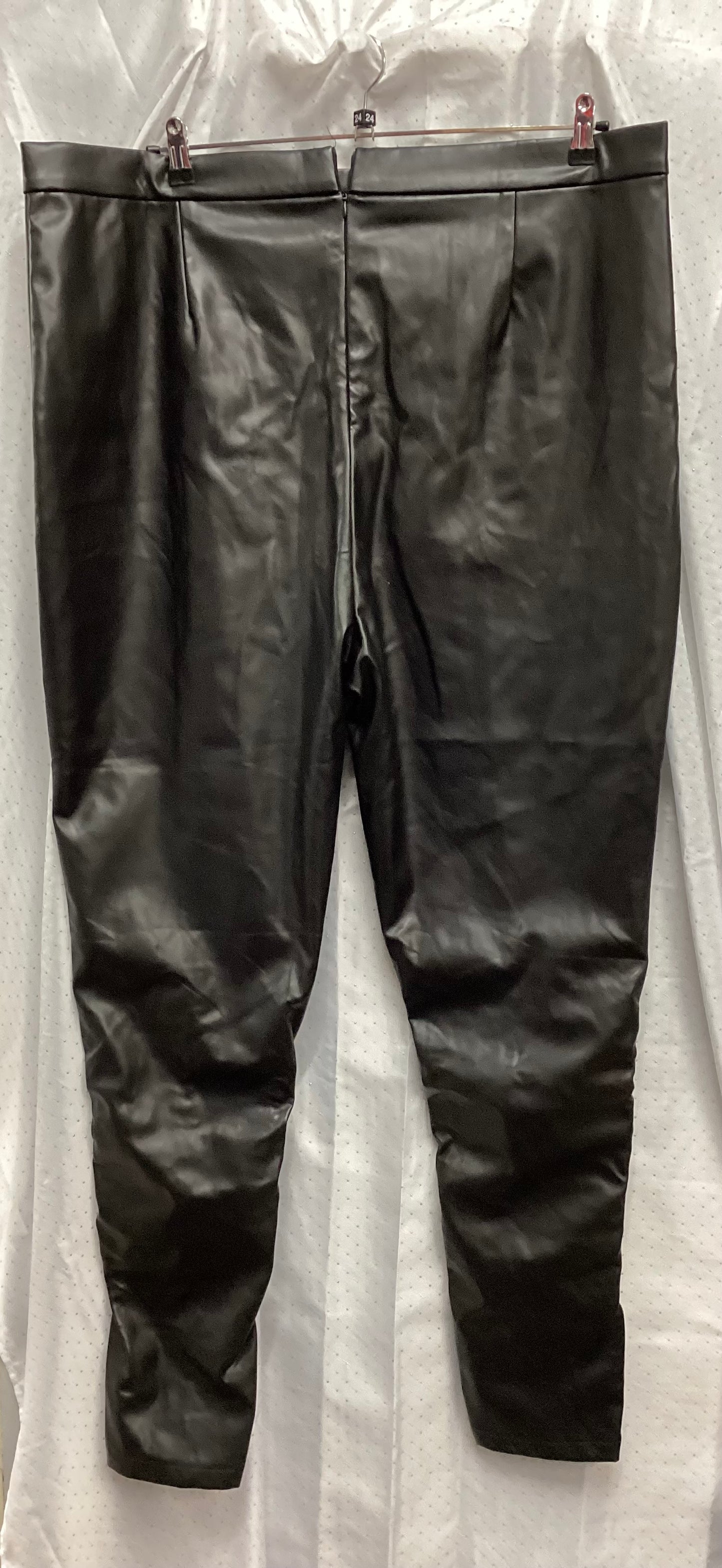 BNWT Boohoo Leather Look Size 24 Ruched Split Trousers