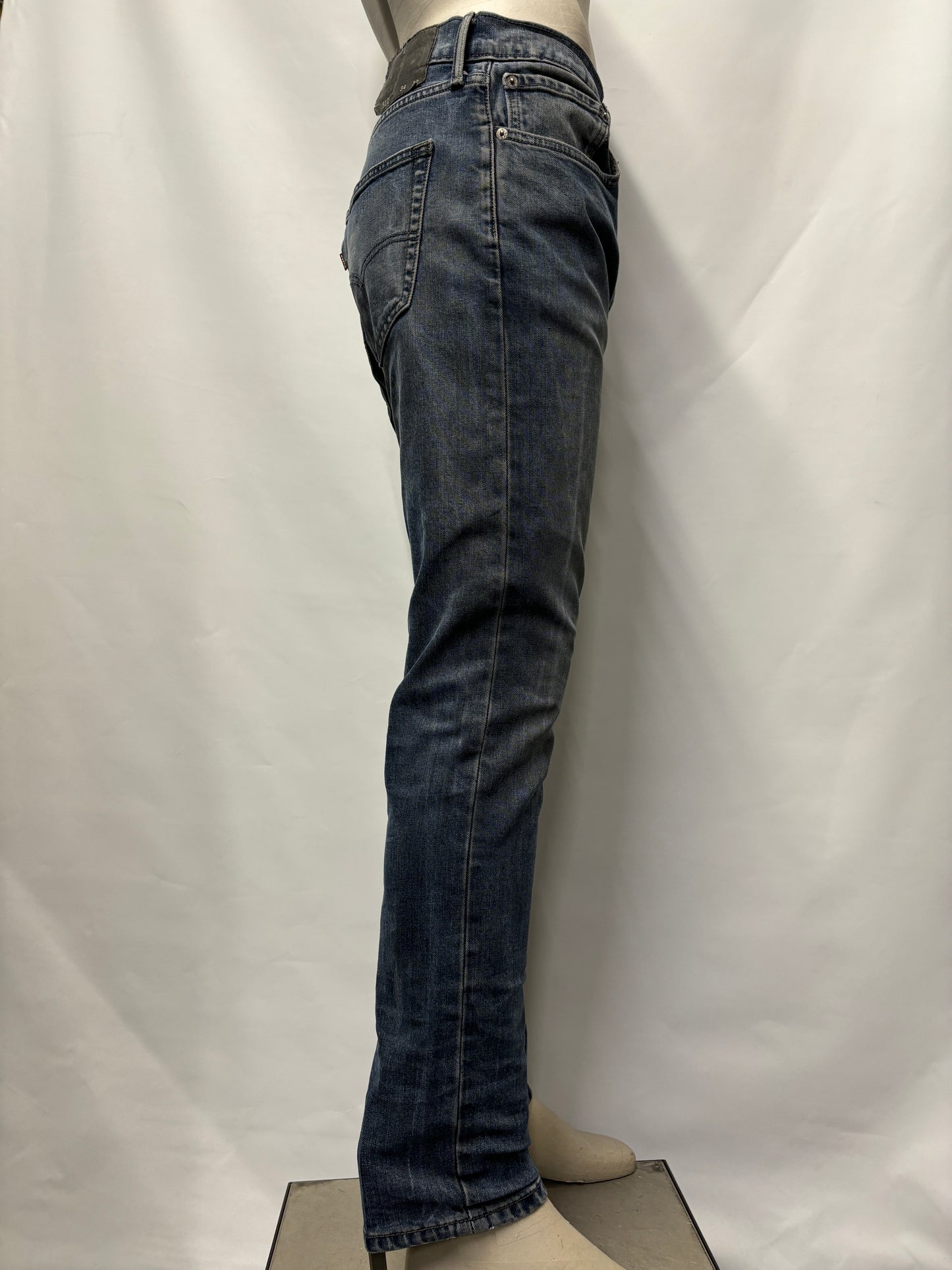 Levi's Dark Blue Mid Rise Jeans Medium