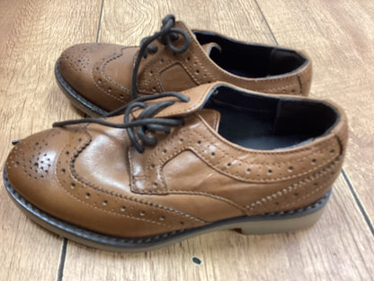 New M&S Brown Leather Brogue Shoes Size 11 Kids