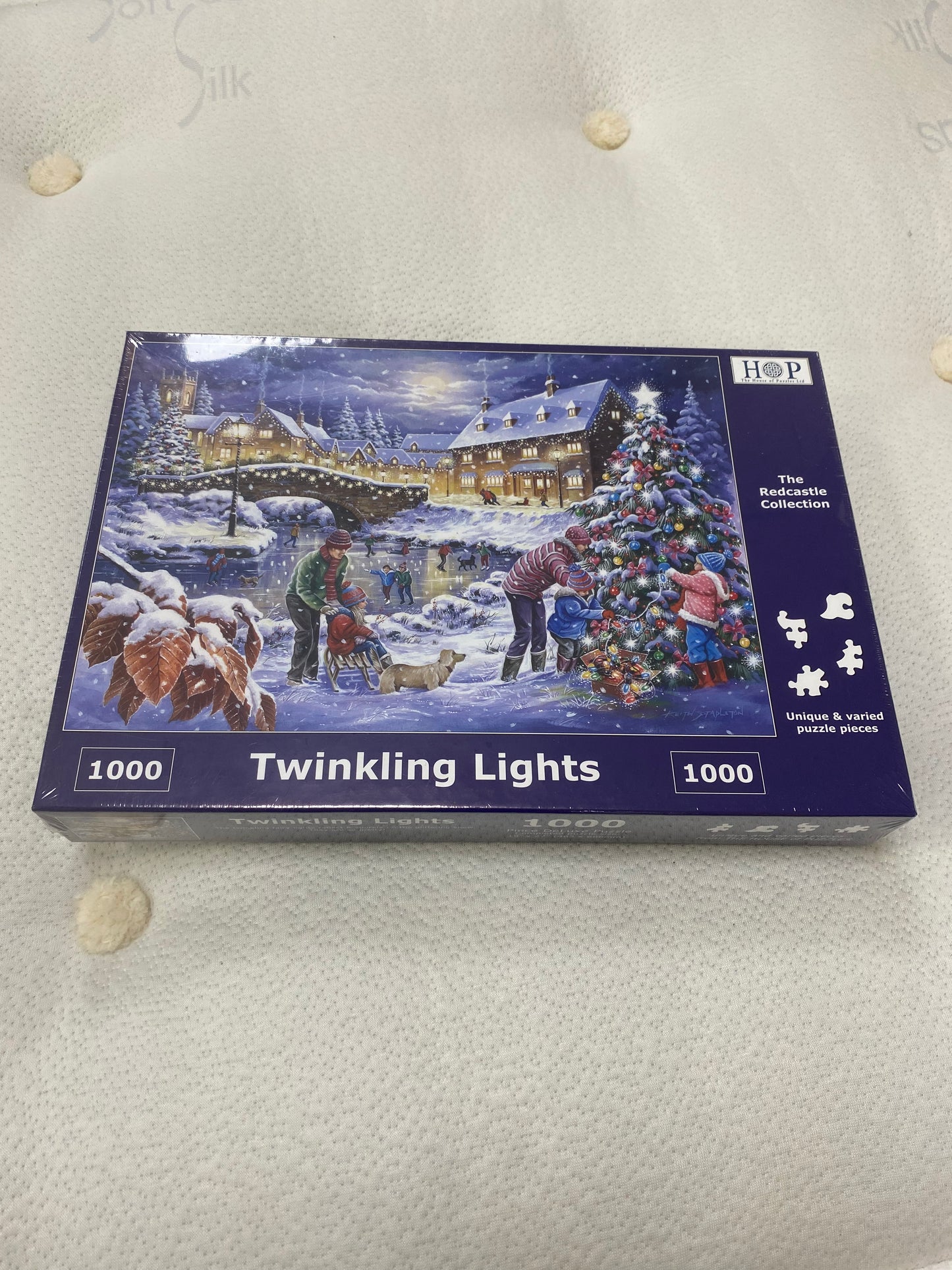 1000 piece Jigsaw Twinkling Lights Christmas The Redcastle Collection