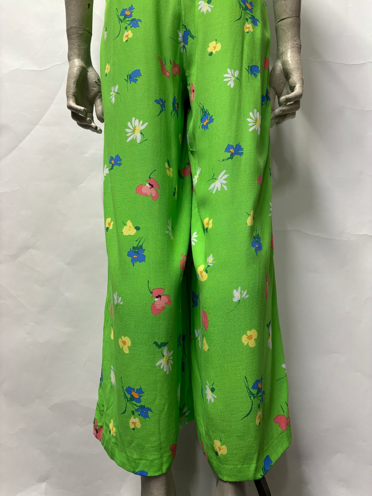 Nobody's Child Green Short Sleeved Floral Jumpsuit 8 NWOT