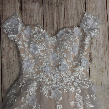 A-Line Off the Shoulder Embroidered Floral Wedding Dress w/Nude Lining Size 12