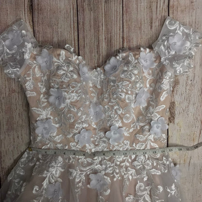 A-Line Off the Shoulder Embroidered Floral Wedding Dress w/Nude Lining Size 12