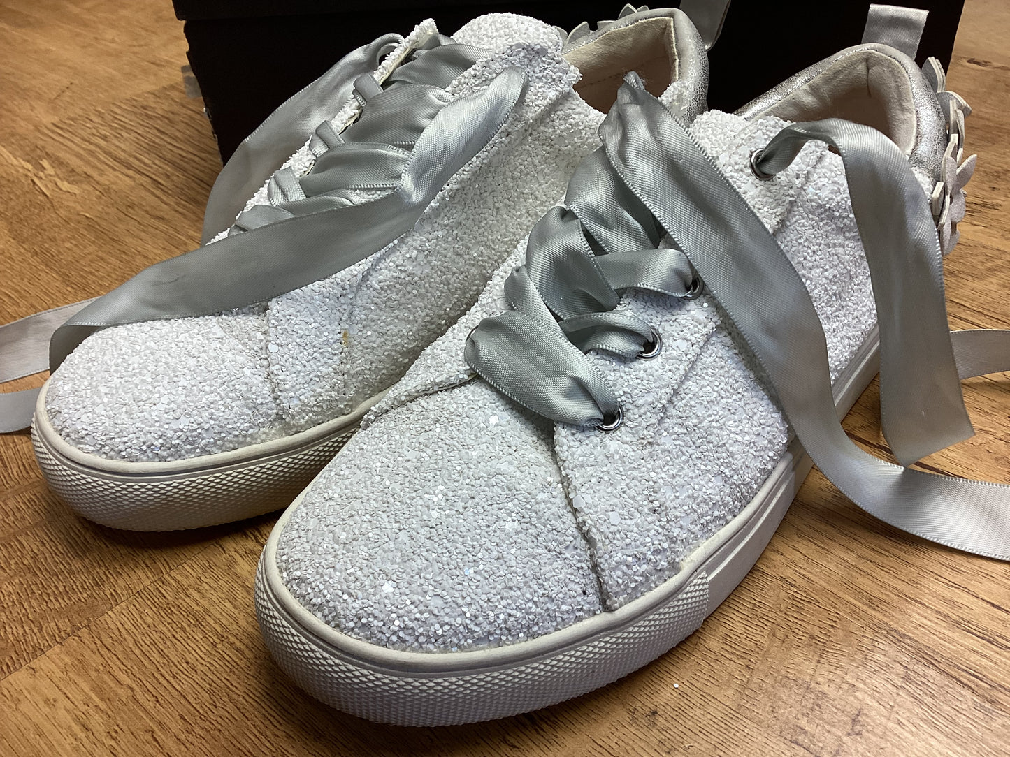 KG Kurt Geiger London White Glitter Sneakers Size UK 4