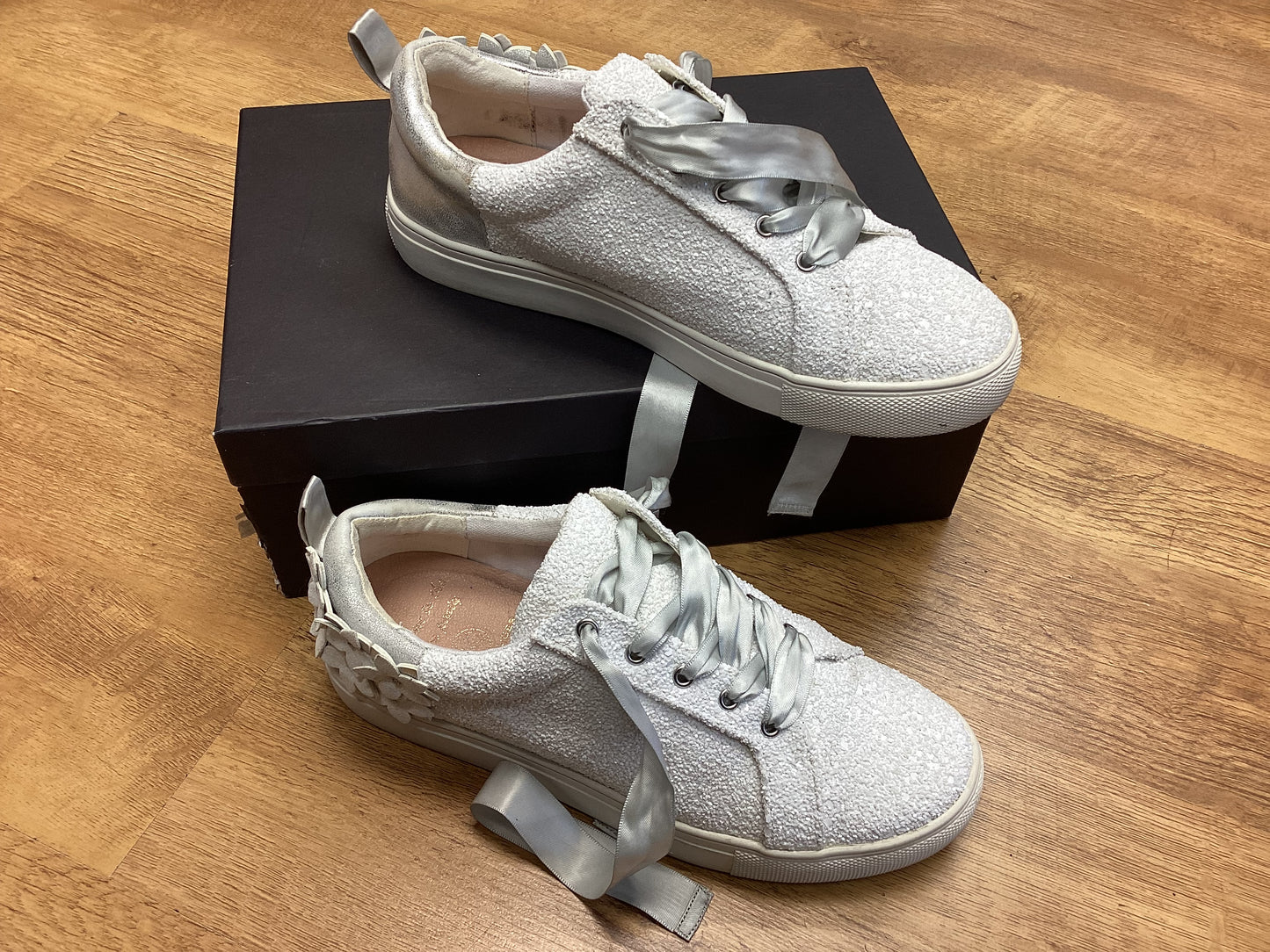 KG Kurt Geiger London White Glitter Sneakers Size UK 4