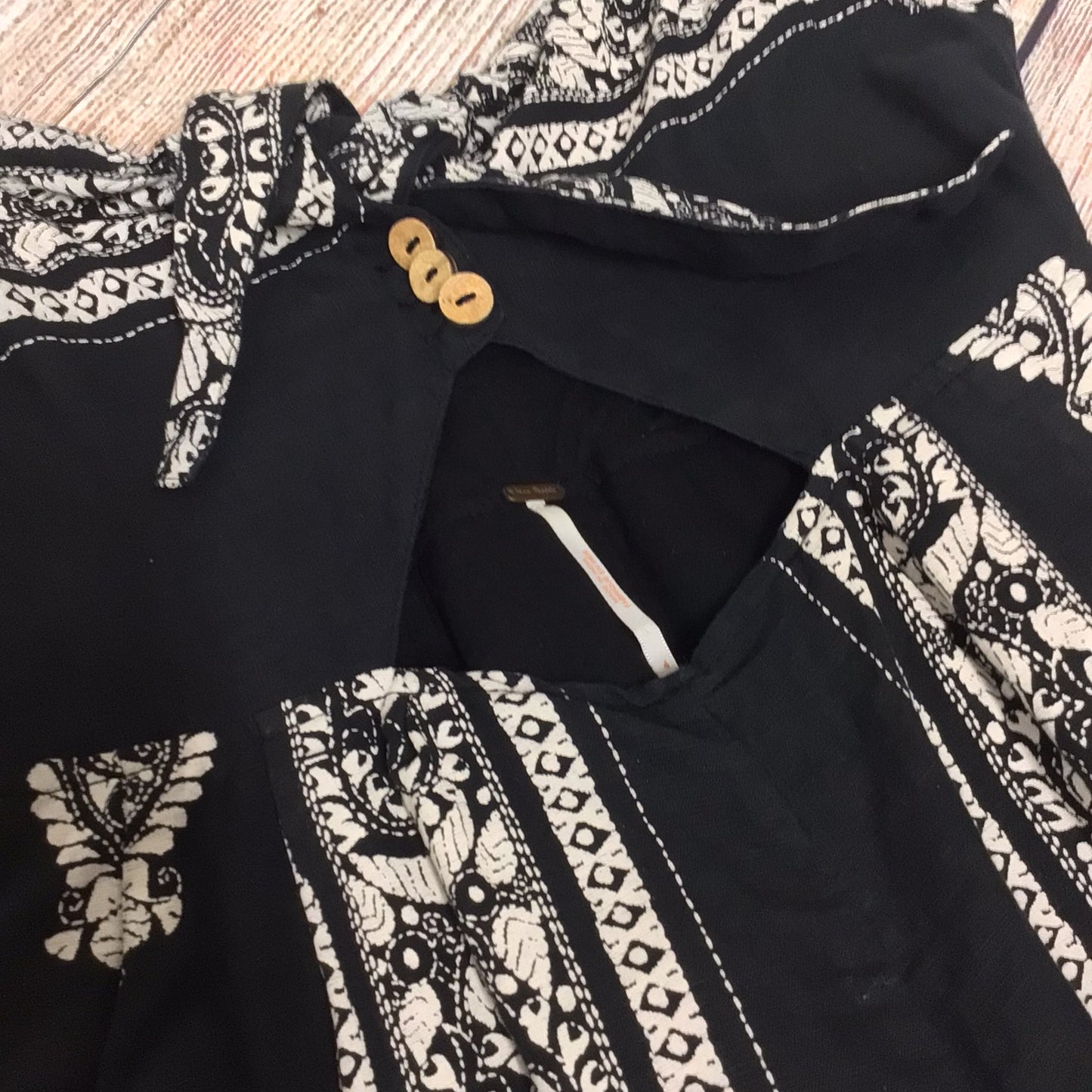 Free People Black & White Paisley Print Strappy Jumpsuit w/Cutout & Pockets Size 4 on label