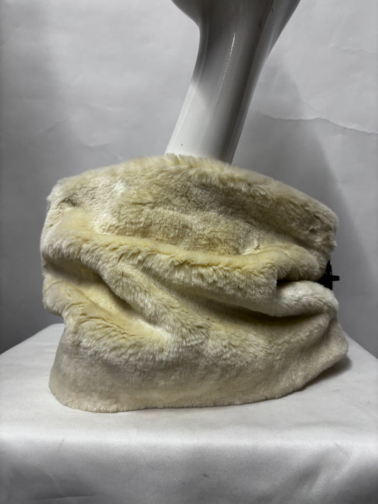 La Nouvelle Renaissance Cream Faux Fur Snood