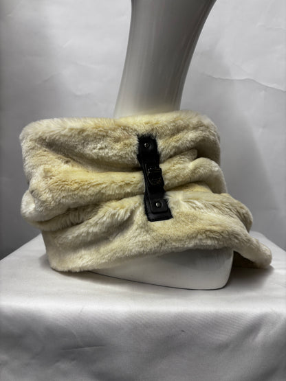 La Nouvelle Renaissance Cream Faux Fur Snood