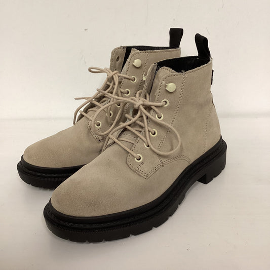 Levi’s Grey Beige Nubuck Ankle Boots Size 4