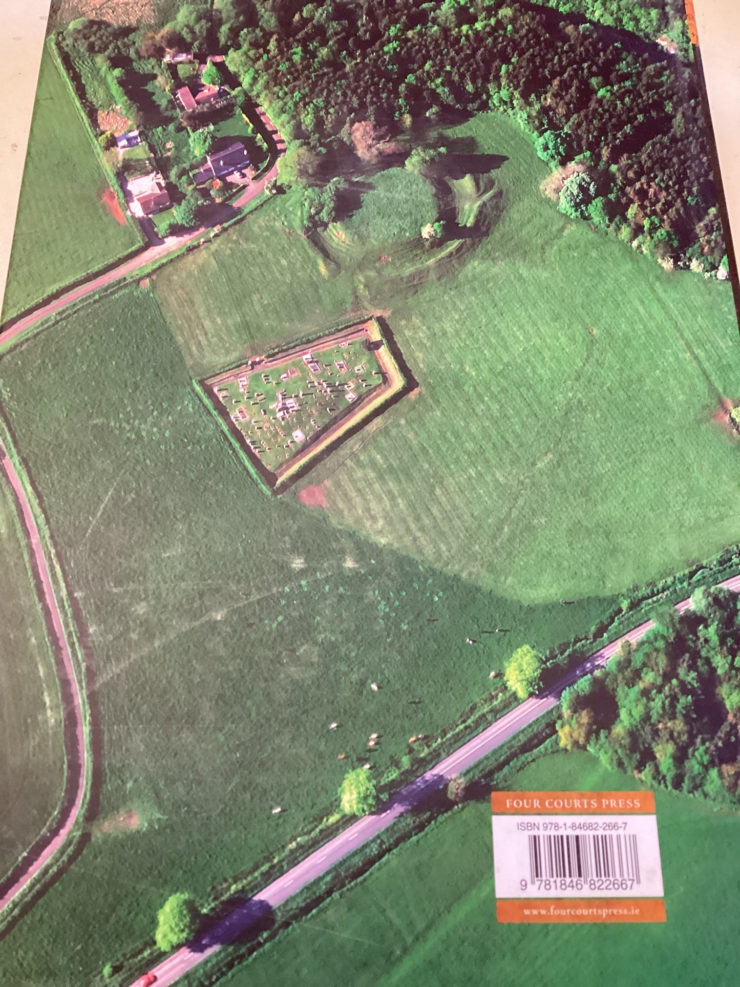 The Dublin Region in The Middle Ages Settlement Land-Use and Economy