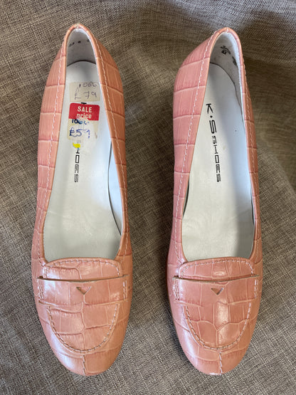 K&S Salmon Pink Mock Crocodile Embossed Leather Kitten Heel Loafer Shoes UK 4.5