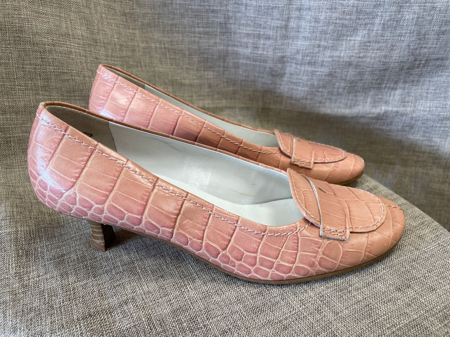 K&S Salmon Pink Mock Crocodile Embossed Leather Kitten Heel Loafer Shoes UK 4.5