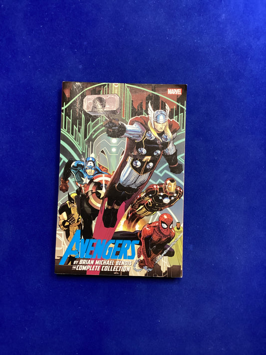 MARVEL The Avengers: The Complete Collection, Brian Michael Bendis, 1st Ed., Softback (2017)