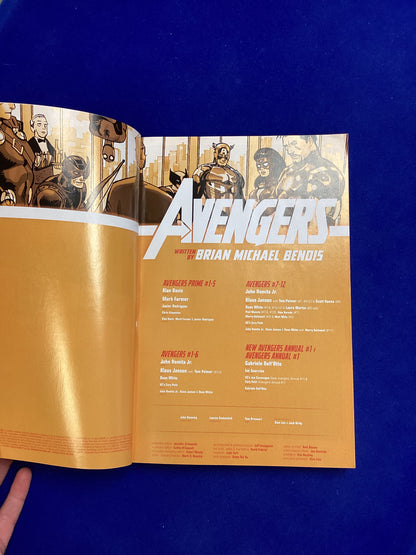 MARVEL The Avengers: The Complete Collection, Brian Michael Bendis, 1st Ed., Softback (2017)